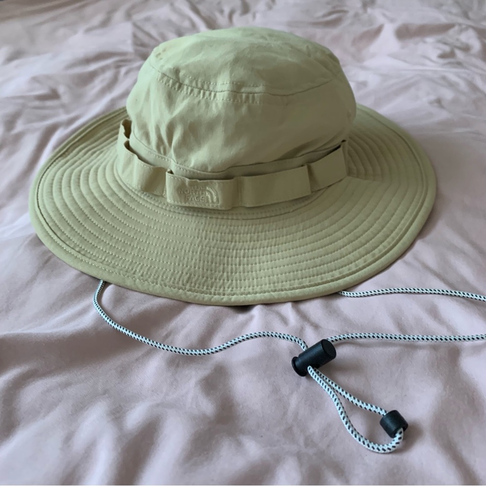 NWOT  The North Face Class V Brimmer Hat - Gravel,S-M